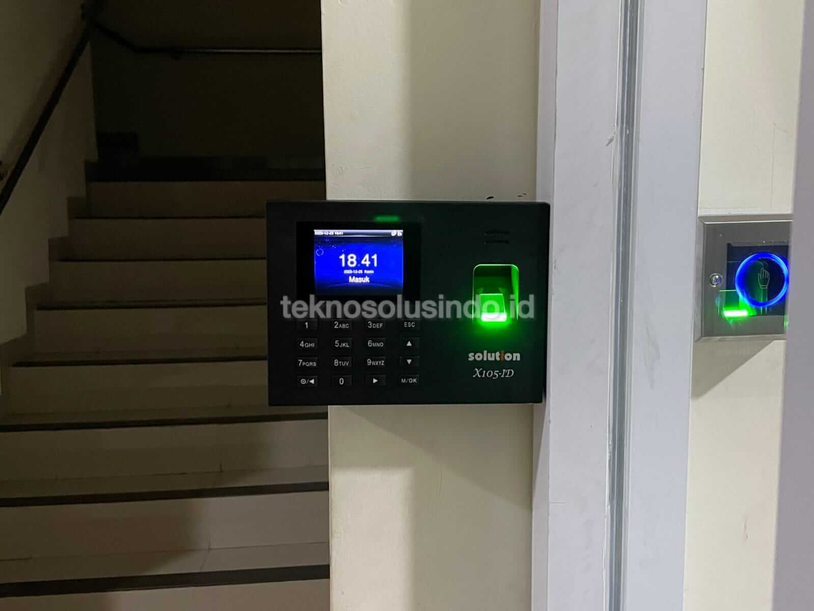 Home 12 Access Door Lock Fingerprint Solution X105-ID