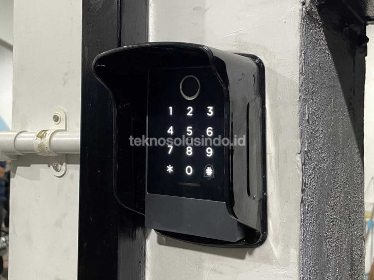 Access Door with App Mobile