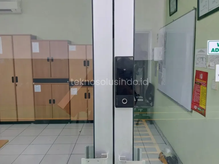 pasang smart door lock